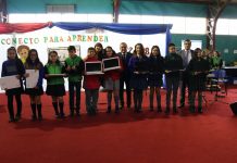 Más de 300 estudiantes de la comuna de Puerto Varas recibieron computadores Yo Elijo pc